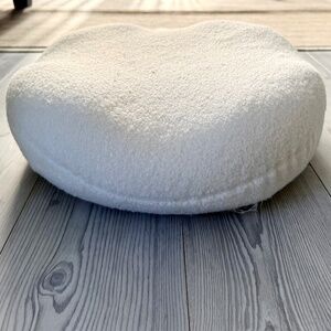 Heated Electric Cat Bed – “Knead”